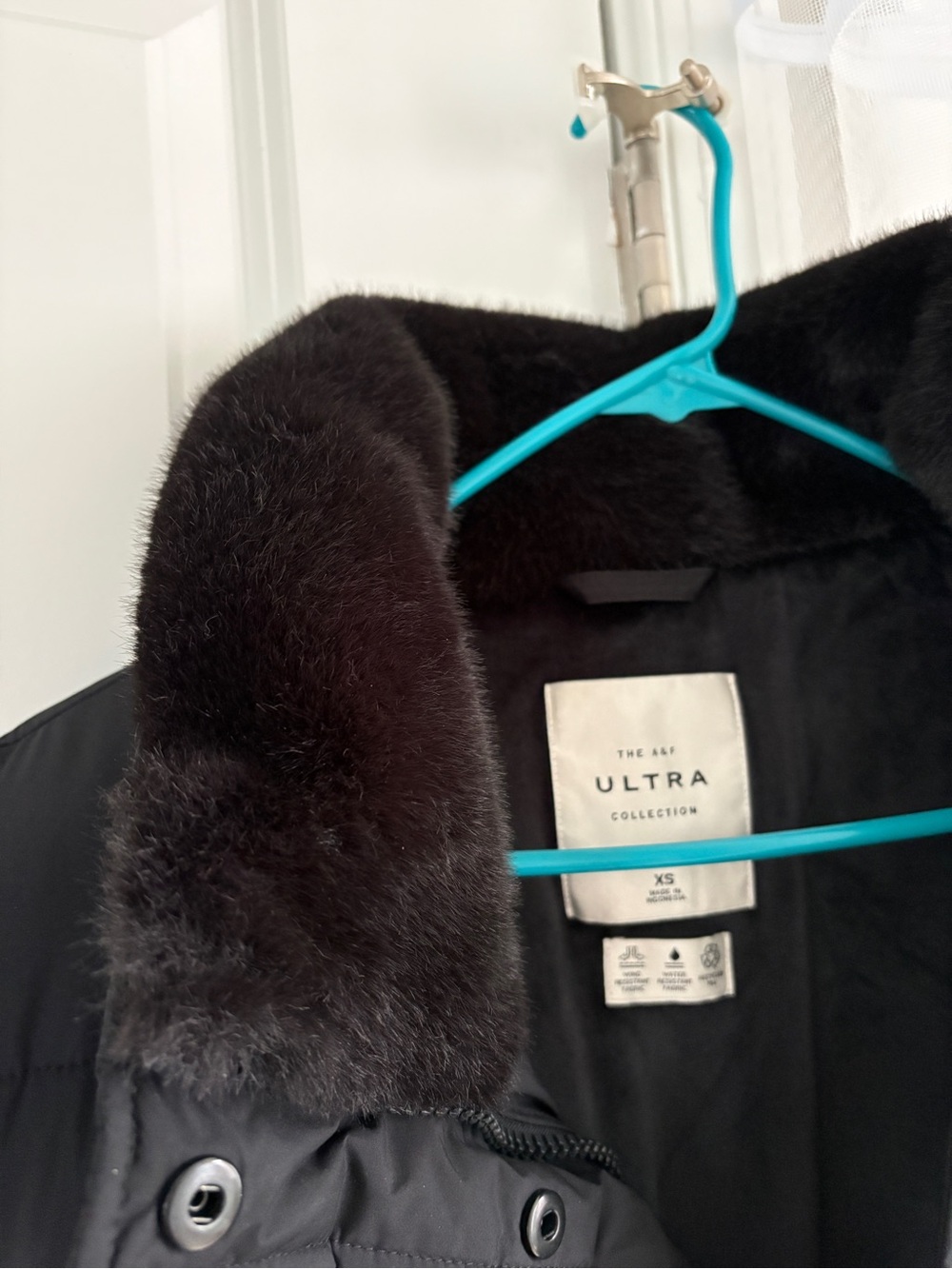 Abercrombie Women’s Full-Length Ultra Puffer - Picture 5 of 5